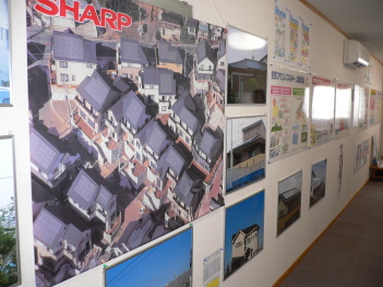 ショールームには太陽光発電の情報がたくさん!